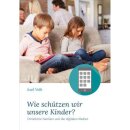 zwei Kinder auf dem Sofa spilen mit modernen Medien