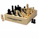 Schachspielbrett mit Figuren