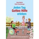 Ein Kind im Rollstuhl spielt mit anderen Kindern