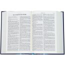 Ansicht der geöffneter Bibel von oben