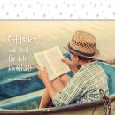 Junge liest in einem Buch