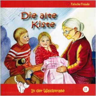 Zwei Kinder mit der Oma vor einer alten Kiste, mit alten Kleidern drin