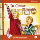 Zwei Kinder in einem Zimmer vor einem Schrank