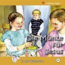 Mädchen Spendet Geld in eine Dose einer Frau und ein...