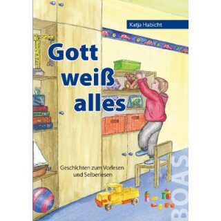 Junge steht auf dem Stuhl im Spielzimmer und reicht eine Kiste vom Schrank