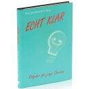 Glühbirne auf grünem Hintergrund